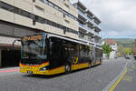 MAN Lions City 23 der Post, auf der Linie 332, f�hrt am 29.09.2025 zur Haltestelle beim Bahnhof Baden.