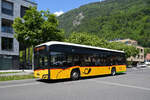 Solaris Elektrobus der Post, auf der Linie 102, verl�sst am 26.05.2026 die Haltestelle beim Bahnhof Interlaken Ost.