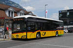Solaris Elektrobus der Post, auf der Linie 102, bedient am 29.06.2026 die Haltestelle beim Bahnhof Interlaken Ost.