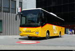 Postauto - Iveco Crossway  VS 27026 vor dem Bahnhof Visp am 20.07.2026