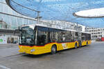 Mercedes Citaro der Post, auf der Linie 135, wartet am 069.10.2025 an der Haltestelle beim Bahnhof Aarau.