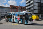 Hess Elektrobus 52, auf der Linie 5, fährt am 29.09.2025 zur Haltestelle beim Bahnhof Baden.