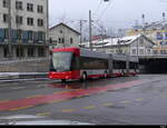 Stadtbus Winterthur - Hess Trolleybus Nr.411 unterwegs bei leichtem Schneefall in Winterthur am 2023.01.22