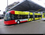 Stadtbus Winterthur - Hess Trolleybus Nr.133 unterwegs auf der Linie 2 bei den Bushaltestellen vor dem Bahnhof in Winterthur am 11.02.2024