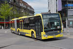 Mercedes Citaro 706, auf der Linie 21, fährt zur Haltestelle beim Bahnhof Thun. Die Aufnahme stammt vom 21.04.2022.