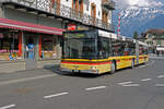 MAN Bus 87, auf der Linie 21, verlässt am 13.04.2010 die Haltestelle beim Bahnhof Interlaken West.