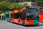 Mercedes Citaro 713 mit der Werbung für den Panorama Center, auf der Linie 21, fährt am 31.07.2023 zur Endstation beim Bahnhof Interlaken Ost.