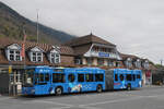 Mercedes Citaro 719 mit der Werbung für die Zürich Versicherung, auf der Linie 21, wartet am 15.04.2026 an der Endstation beim Bahnhof Interlaken Ost.