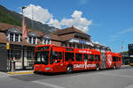 Mercedes Citaro 703 mit der Werbung f�r den Fussball Meistertitel des FC Thun, auf der Linie 21, wartet am 22.05.2026 an der Haltestelle beim Bahnhof Interlaken Ost.