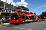Mercedes Citaro 703 der STI mit der Werbung f�r den Schweizer Meister Titel des FC Thun, auf der Linie 21, wartet am 22.05.2026 an der Endstation beim Bahnhof Interlaken Ost.