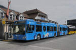 Mercedes Citaro 719 mit der Werbung f�r die Z�rich Versicherung, auf der Linie 21, wartet am 15.04.2026 an der Endstation beim Bahnhof Interlaken Ost.