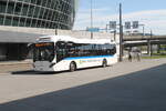 VBG/Eurobus Nr. 56 (Volvo 7900 Hybrid) am 14.4.2024 beim Flughafen Zürich