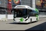 VBG - Volvo 7900 Hybrid  Nr.61 bei der zufahrt zu dem Bushaltestellen beim Flughafen Z�rich am 28.07.2026