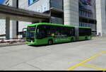 VBG - Mercedes e Citaro  Nr.17 bei der wegfahrt von dem Bushaltestellen beim Flughafen Z�rich am 28.07.2026