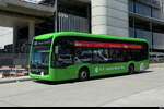 VBG - Mercedes e Citaro  Nr.22 bei der wegfahrt von dem Bushaltestellen beim Flughafen Z�rich am 28.07.2026