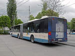 Mercedes Citaro 153, auf der Linie 18, wartet am 04.05.2010 an der Haltestelle beim Bahnhof Luzern.