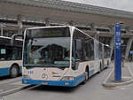 Mercedes Citaro 140, auf der Linie 23, wartet am 04.05.2010 an der Haltestelle beim Bahnhof Luzern. 
