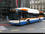 VBL - Solaris Urbino Electric Nr.351  unterwegs auf der Linie 10 ( Gesucht Busfahrer/in ) vor dem Bahnhof Luzern am 16.07.2023