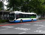 VBL - Volvo 7900 Hybrid  Nr.53 abgestellt bei den Schiffsanlegestellen vor dem Bahnhof Luzern am 16.07.2023