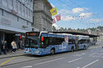 Mercedes Citaro 171 mit der Werbung  Mit Herz dabei , auf der Linie 14, f�hrt am 08.05.2026 bei der Haltestelle beim Bahnhof Luzern ein.