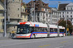 Hess Doppelgelenk Trolleybus, auf der Linie 1, �berquert am 08.05.2026 die Seebr�cke in Luzern.
