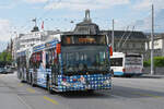 Mercedes Citaro 171 mit der Werbung 'mit Herz dabei', auf der Linie 11, �berquert am 08.05.2026 die Seebr�cke in Luzern.