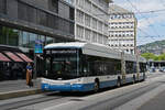 Hess Doppelgelenk Trolleybus 90, auf der Linie 31, bedient am 11.07.2025 die Haltestelle Sihlpost. Aufnahme Zürich.