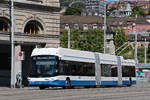 Hess Doppelgelenk Trolleybus 9, auf der Linie 31, f�hrt am 24.07.2026 zur Haltestelle beim Bahnhofplatz in Z�rich.