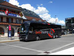Volvo 9900 Reisebus vor dem Bahnhof in Interlaken Ost am 25.07.2020