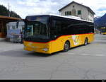 Postauto - Iveco Irisbus Crossway GR 162978 vor dem Bhf. Ilanz am 29.03.2024
