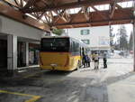 Postauto – Iveco Crossway (GR 31922) steht an der Busstation Lenzerheide, Post am 01. M�rz 2026