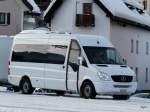 Mercedes Sprinter 318 CDI beim Bahnhof Samedan am 01.01.2010