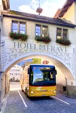 Postauto Iveco Crossway 10.8m in Andeer, Fravi Bogen. Linie 541 nach Thusis. (GR 163 713)