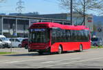 Bern Mobil - Volvo 7900 Hybrid  Nr.185  BE  883185 unterwegs auf der Linie 28 bei der zufahrt zu den Haltestellen in Bern Wankdorf am 11.04.2026