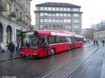 Bernmobil Nr. 826 (Volvo 7700A CNG) am 22.11.2010 beim Bhf. Bern auf der Linie 14, die ab dem Fahrplanwechsel zu gunsten der neuen Tramlinien 7 und 8 aufgehoben wird.