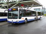 TPG - Mercedes Citaro  Nr.120  GE 960504 unterwegs auf der Line 23 bei der Haltestelle vor dem Flughafen in Genf am 01.05.2016
