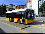 Postauto - Hess TI 262020 vor dem Bahnhof in Locarno am 30.09.2021
