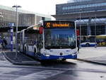 VBL - Mercedes Citaro Nr.169  LU 175074 bei den Bushaltestellen vor dem Bahnhof in Luzern am 09.12.2017