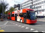 VBL - Hess Trolleybus Nr.404 unterwegs auf der Linie 2 in Luzern am 23.10.2022