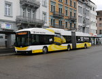 Verkehrsbetriebe Schaffhausen - Trolleybus Nr.105 mit 50 Jahre Werbung Trolleybus Schaffhausen bei den Bushaltestellen vor dem Bahnhof in Schaffhausen am 25.10.2016