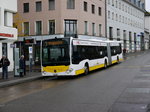 Verkehrsbetriebe Schaffhausen - Mercedes Citaro  Nr.8  SH  38008 bei den Bushaltestellen vor dem Bahnhof in Schaffhausen am 25.10.2016