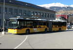 Postauto - Mercedes Citaro  VS 241996 bei der zufahrt zu den Postautohaltestellen vor dem Bahnhof in Sion am 29.12.2025