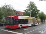 Stadtbus Winterthur Nr. 121 ''Stadtwerk'' (Hess Swisstrolley 3 BGT-N1C) am 7.5.2014 in Winterthur, Töss.