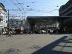 Blick auf die Haltestelle Winterthur Hauptbahnhof.