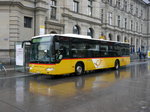 Postauto - Mercedes Citaro ZH  21005 unterwegs auf der Linie 680 in Winterthur bei den Bushaltestellen beim Bahnhof am 25.10.2016