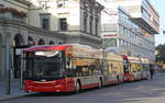 Hess Swisstrolley 112 und Solaris Trollino 175 beim Hauptbahnhof Winterthur am 21.10.2012.