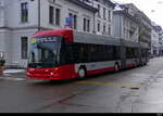 Stadtbus Winterthur - Hess Trolleybus Nr.403 unterwegs bei leichtem Schneefall in Winterthur am 2023.01.22