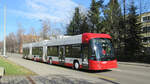 Stadtbus Nr. 407 am 11.02.2023 in der Stadlerstrasse bei Zinzikon. Inzwischen sind nun alle  Neuen  mit funktionierenden Zielanzeigen unterwegs.