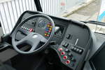 Ein Blick ins Cockpit des VBZ SwissTrolleyPlus 183 am 11.5.19 beim Tram Museum Burgwies.