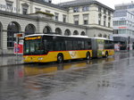Postauto - Mercedes Citaro ZH 611288 unterwegs auf der Linie 676 in Winterthur bei den Bushaltestellen beim Bahnhof am 25.10.2016